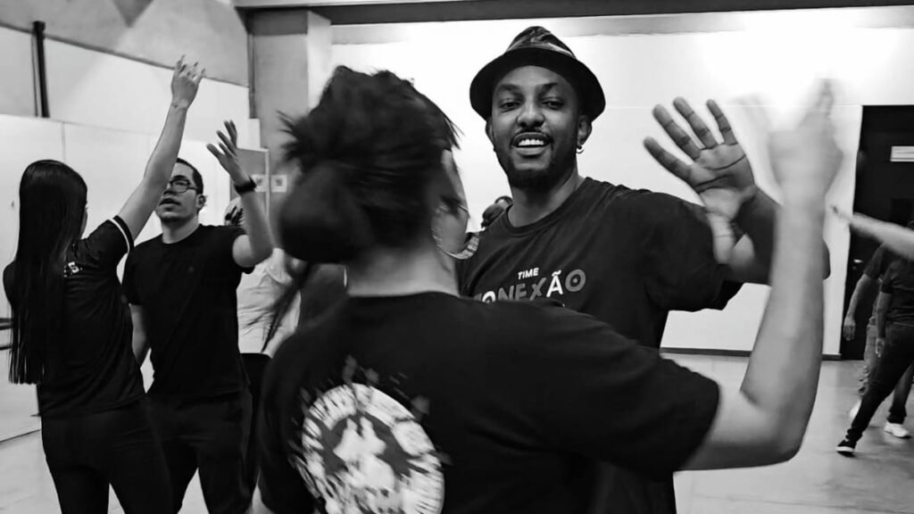 Busca Dança aula de sertanejo gratuita do Time Conexão em São Paulo e Cotia