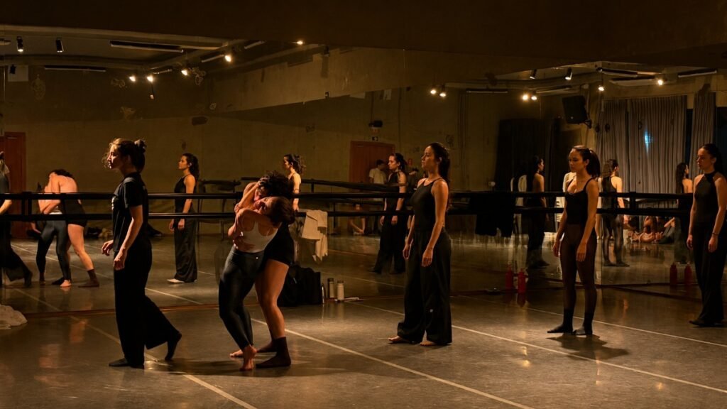 Busca Dança ensaio do espetáculo sobre Lídia Baís no Teatro Glauce Rocha